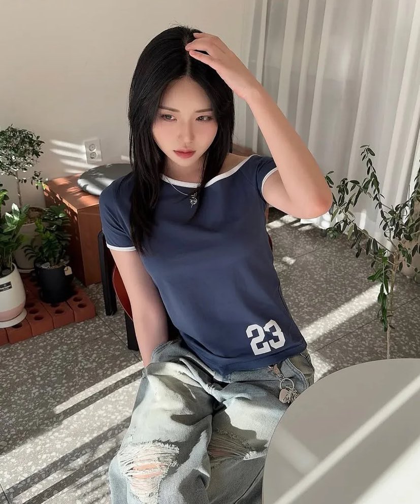 prevnseoul's tweet photo. Odd Studio Star one-shoulder t-shirt ลด 45% เหลือตัวละ 820.- ส่งแอร์ (มัดจำ 400.-) 💙🛩️
** time sale ปิดพรี 22:00 น. ของวันนี้ 9.06 ค่ะ
#oddstudio #พรีเกาหลี #พรีออร์เดอร์เกาหลี https://t.co/5yXC0rjCHC