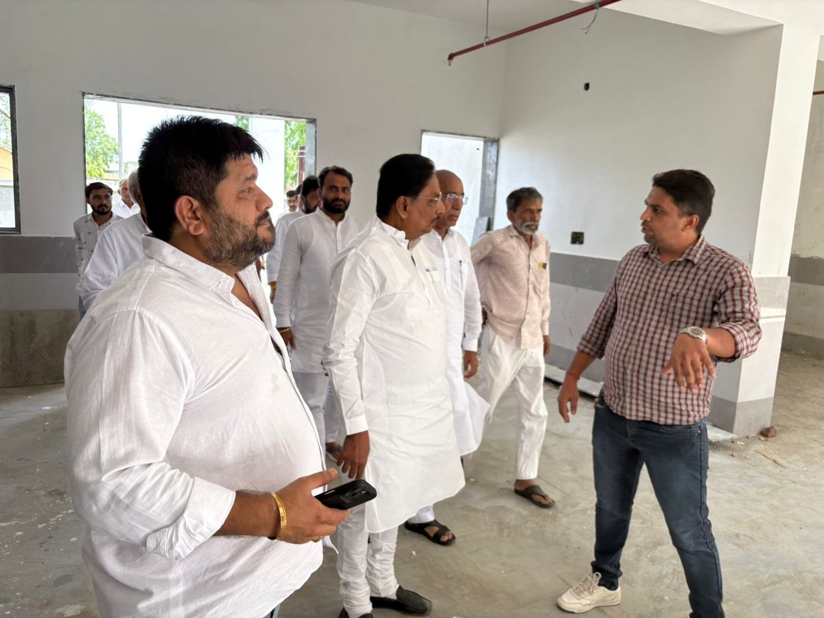 માણસા તાલુકાના ચરાડા સામુહિક આરોગ્ય કેન્દ્રની મુલાકાત કરી, આ સાથે નિર્માણાધીન સામુહિક આરોગ્ય કેન્દ્રના ભવનની 🏥મુલાકાત કરી તૈયાર થનારા જુદા જુદા વિભાગો વિશે સમીક્ષા કરી.

લોકોને કોઈ જ પ્રકારની મુશ્કેલી ન પડે અને ઝડપથી સારવાર થાય એ પ્રમાણે આરોગ્ય કેન્દ્રનું આખું આંતરમાળખું તૈયાર