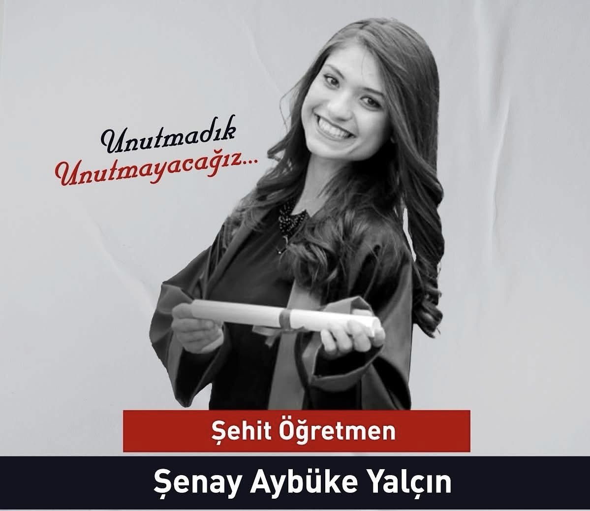 ŞENAY AYBÜKE YALÇIN ÖĞRETMEN 
-22 yaşındaydı,
-8 yıl önce bugün 8 aylık öğretmenken Batman’da terör örgütü tarafından öldürüldü.
-Suçu öğretmen olmaktı ! 
 Şehit öğretmen Şenay Aybüke Yalçın’ı sevgi, saygı ve özlemle anıyoruz.
#AybükeYalçın