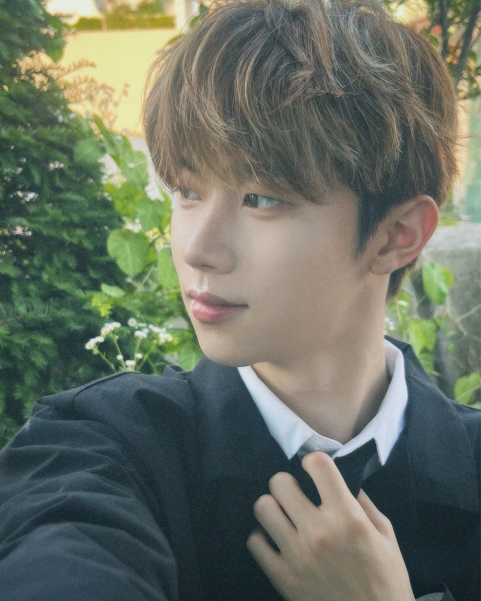 meuengg's tweet photo. 250609 instagram
🌸 #싸이커스 #xikers #현우 #HYUNWOO https://t.co/cUgAeOreVC