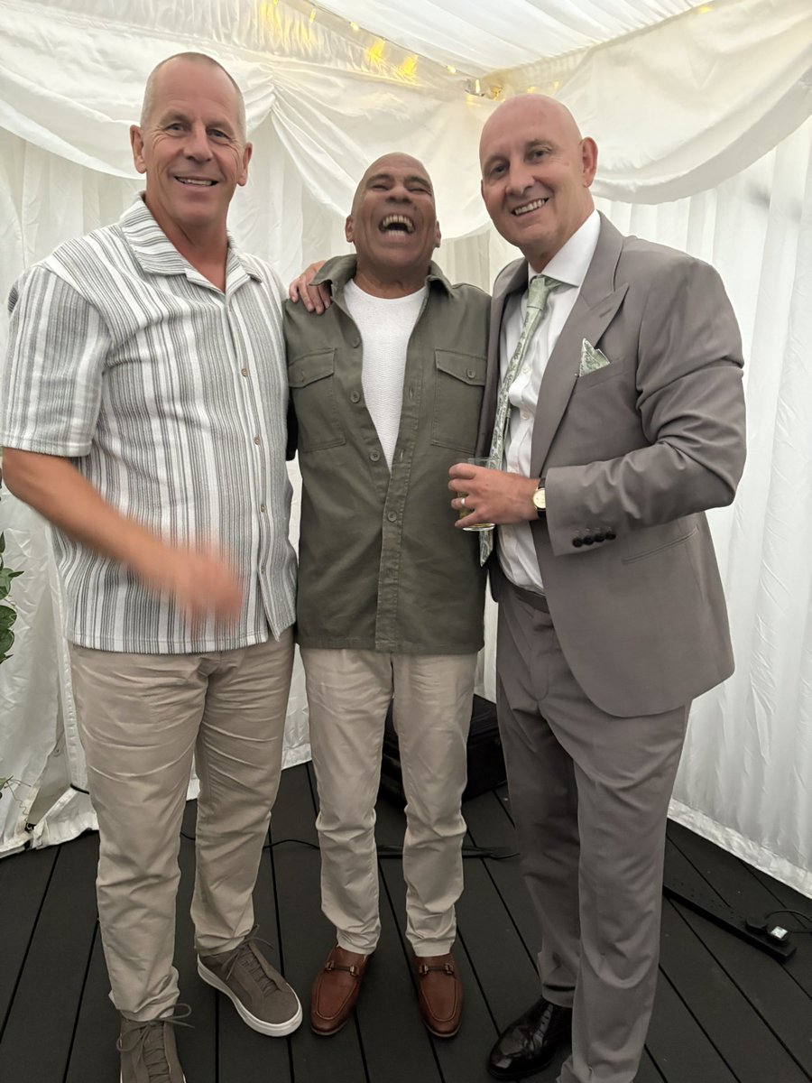 The gang was back at Stimmo’s wedding,everyone knows I dnt like talking about it, but how many trophy winners medals between us😂