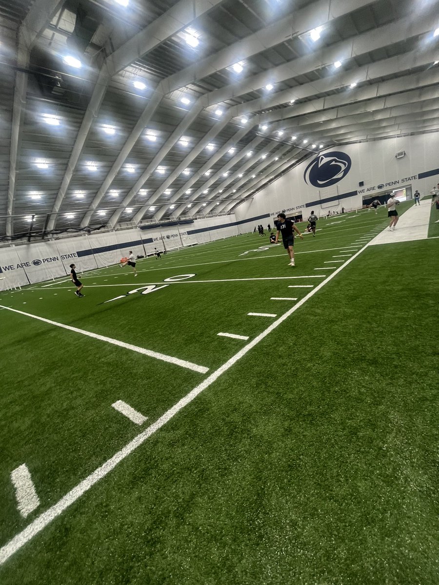 ali_kyron's tweet photo. I had a great time at penn state🔥
@RANDALLSTOWNFB @PennStateFball @coachjfranklin https://t.co/1gzUXJ0Z3U