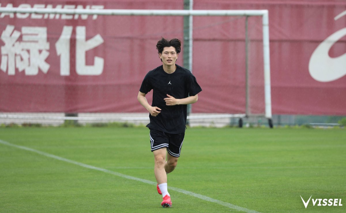 - 午後のいぶき -
謎の練習生が一人で走ってました。

#visselkobe #ヴィッセル神戸