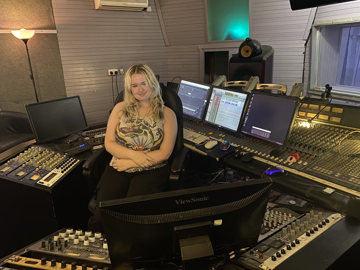 Paul Twohig - Pro2 Recording Studio (@pro2studios) on Twitter photo 