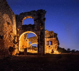 🌞 Günaydın!
Tarihin ve doğanın kucaklaştığı yerdeyiz: Kanlıdivane, Erdemli 🏛️🌿

Yeni güne umutla, huzurla ve doğayla iç içe başlayalım.
Herkese bol enerji ve güzel anılarla dolu bir gün dileriz! 🌺

📍 #Kanlıdivane #Erdemli #Mersin
#Günaydın #TarihVeDoğa  #TürkiyeGüzellikleri