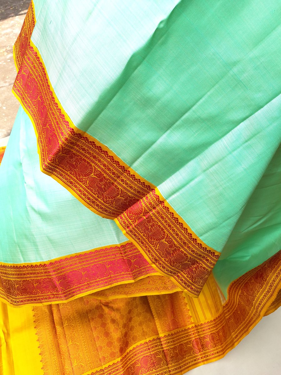 Namaskaram Ji 🙏. 
Shubha Soma Vaara. 

Beautiful contrast coloured #Korvai handloom silk saree...

Silk thread border. Without zari. Contemporary colour combination....

Ready to dispatch... at affordable price. Safe and Quick to reach.