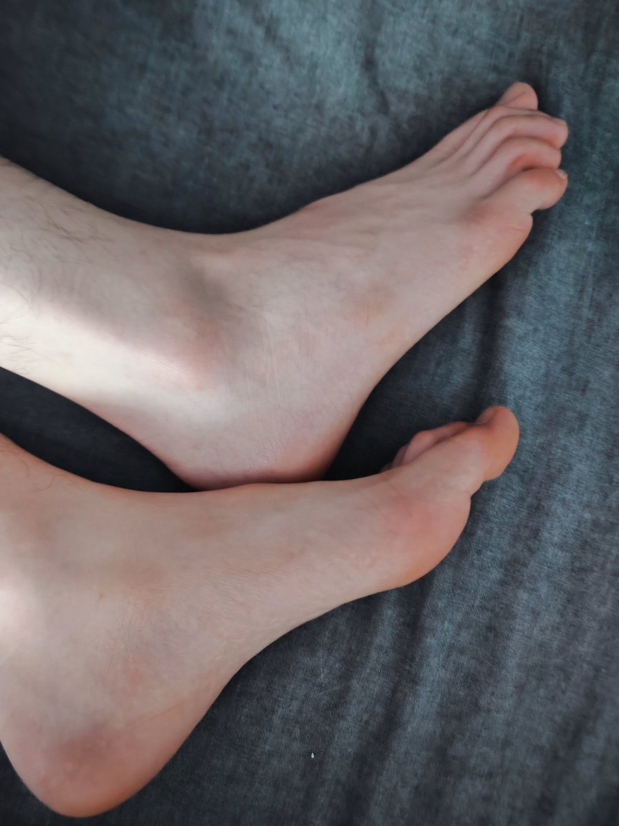 这样的脚谁不爱啊……吃了，好吃。 #玉足调教 #恋足癖