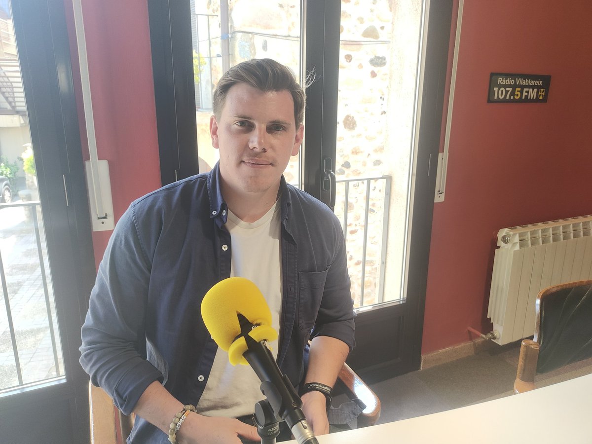 Ràdio Vilablareix, 107.5 FM 📻 (Girona) (@rvilablareix) on Twitter photo Bon dia! Avui, a les 12 h, entrevistem Guillem Nivet, el president de <a href="/LaBressola/">La Bressola</a> 107.5 FM 📻 (Girona) Bon dia! Avui, a les 12 h, entrevistem Guillem Nivet, el president de <a href="/LaBressola/">La Bressola</a> 107.5 FM 📻 (Girona)