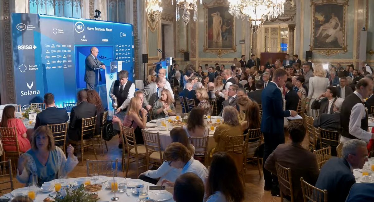 New Economy Forum (@neweconomyforum) on Twitter photo 📢¡Comienza #NEFonline!
🗣Conversamos con el Ministro de <a href="/mintradigital/">Ministerio Transformación Digital Función Pública</a> y Secretario General del <a href="/psoe_m/">PSOE Madrid</a>, <a href="/oscarlopeztwit/">Oscar López Agueda</a>
📱 Envía tus preguntas 👇
wa.me/message/TXACT6…
🤝 <a href="/AsisaSalud/">ASISA</a> y <a href="/solaria_energia/">Solaria Energía y Medio Ambiente</a>
💻Síguelo en directo👇
youtube.com/watch?v=G9Jxpn… 📢¡Comienza #NEFonline!
🗣Conversamos con el Ministro de <a href="/mintradigital/">Ministerio Transformación Digital Función Pública</a> y Secretario General del <a href="/psoe_m/">PSOE Madrid</a>, <a href="/oscarlopeztwit/">Oscar López Agueda</a>
📱 Envía tus preguntas 👇
wa.me/message/TXACT6…
🤝 <a href="/AsisaSalud/">ASISA</a> y <a href="/solaria_energia/">Solaria Energía y Medio Ambiente</a>
💻Síguelo en directo👇
youtube.com/watch?v=G9Jxpn…