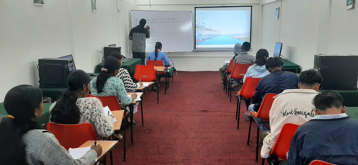🇮🇳 NATION BUILDING – CARING FOR OUR OWN

The #IndianArmy is conducting a two-month skill development programme at Bagrakote Military Station to uplift local communities. Underprivileged and economically weaker youth are being trained in basic computer and communication skills,