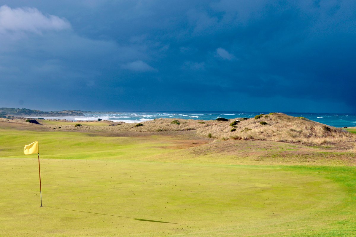 strosh33's tweet image. Sunshine 🤝 Storm clouds