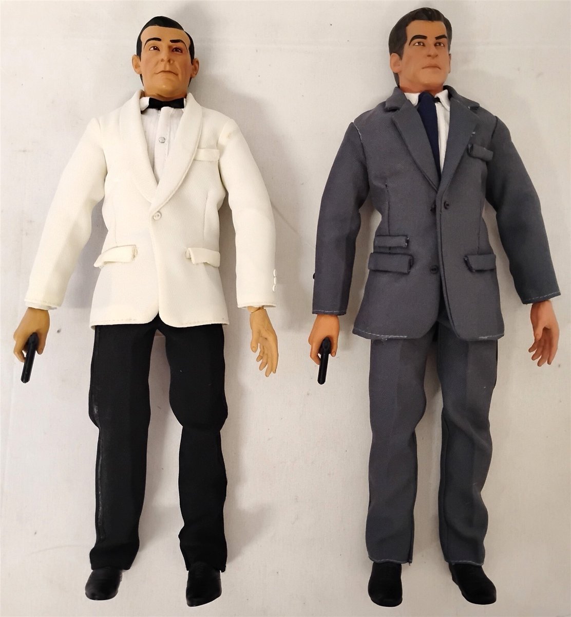 Sideshow Collectibles  Lot of (2) Action Figures Pierce Connery LOOSE  ebay.com/itm/3168864711… <a href="/neatstuffcomics/">Neatstuff</a> #ad