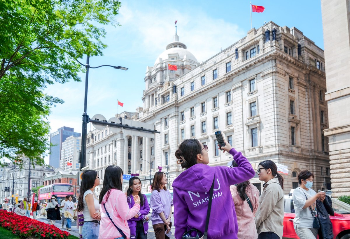 Not an exam--just exploring Shanghai like pros! 👣🗺️
Students from "Food Stories" &amp; "Global Connection: Shanghai" turned research into real-world tours—sharing the city’s flavors, stories, and hidden gems. shanghai.nyu.edu/news/student-l…
