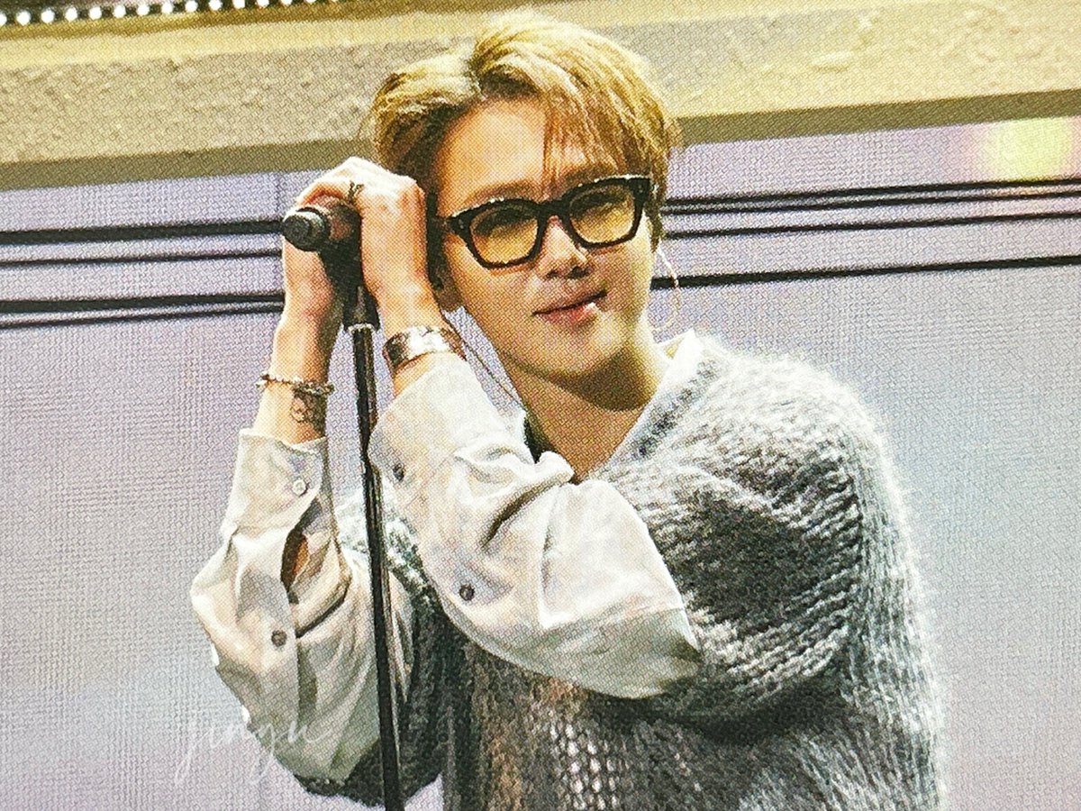 lurkerkc's tweet image. One more—same perfect hairstyle but with my fav glasses of his! 🫠❤️‍🔥 Hot forehead Yesung stealing hearts and picking up new clouds with his voice &amp;amp; visuals #예성 #yesung #イェソン