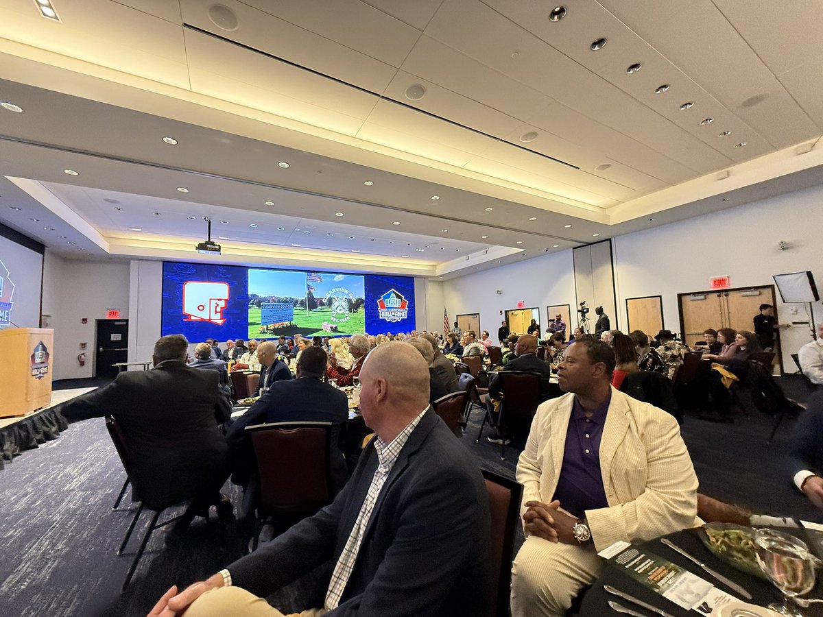 GCSAACEO's tweet image. Honored to speak at @ClearviewGC1’s Legacy Foundation Dinner—raising support for Clearview’s future. Franco Harris believed in this course, and Jerome “The Bus” Bettis rolled in to carry that legacy forward. Renee & Larry Powell remind us: the reward for perseverance is legacy.