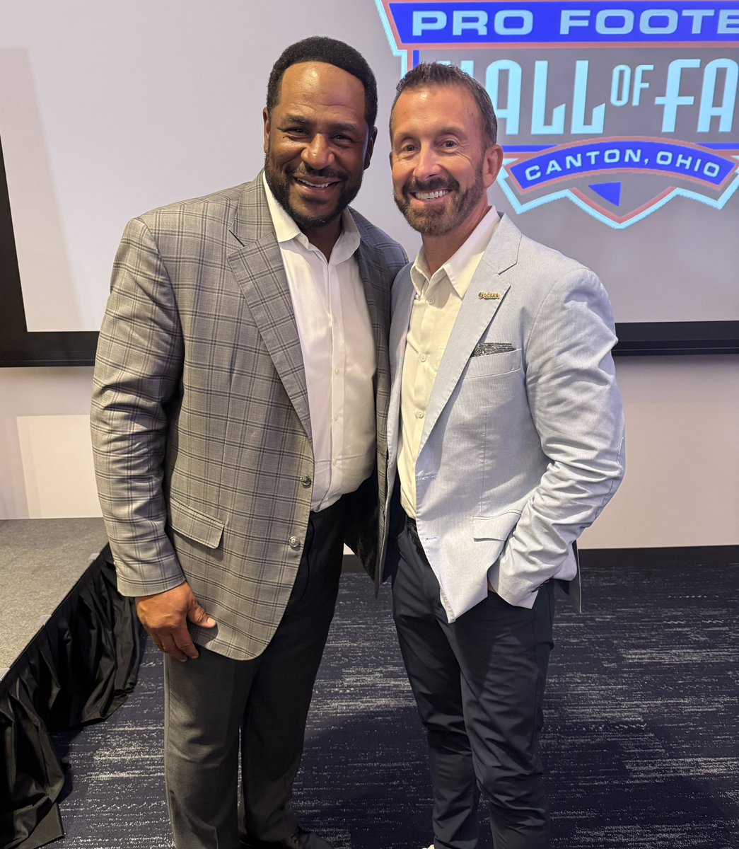 GCSAACEO's tweet image. Honored to speak at @ClearviewGC1’s Legacy Foundation Dinner—raising support for Clearview’s future. Franco Harris believed in this course, and Jerome “The Bus” Bettis rolled in to carry that legacy forward. Renee & Larry Powell remind us: the reward for perseverance is legacy.