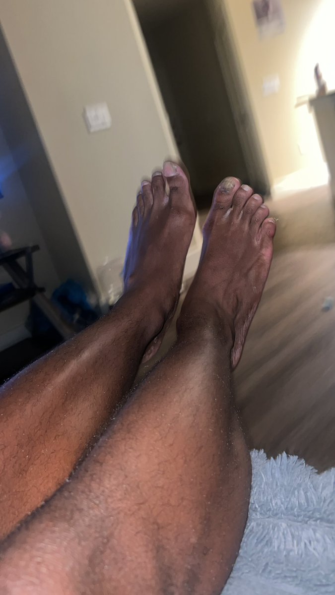 Masterbuck6's tweet photo. #feetworshi̇p #feetcontent #content come pictures of my stinky feet https://t.co/41FsEwpbpl