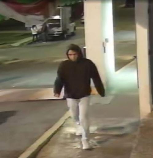 #ServicioSocial || Ayude a localizar a  Bruno Sánchez Salas de 25 años de edad. Salió anoche alrededor de las 21:49 horas de Bosques del Pilar.  

Cualquier información comuníquese al número 221 250 0655. #Puebla #Tlaxcala #Desaparecido