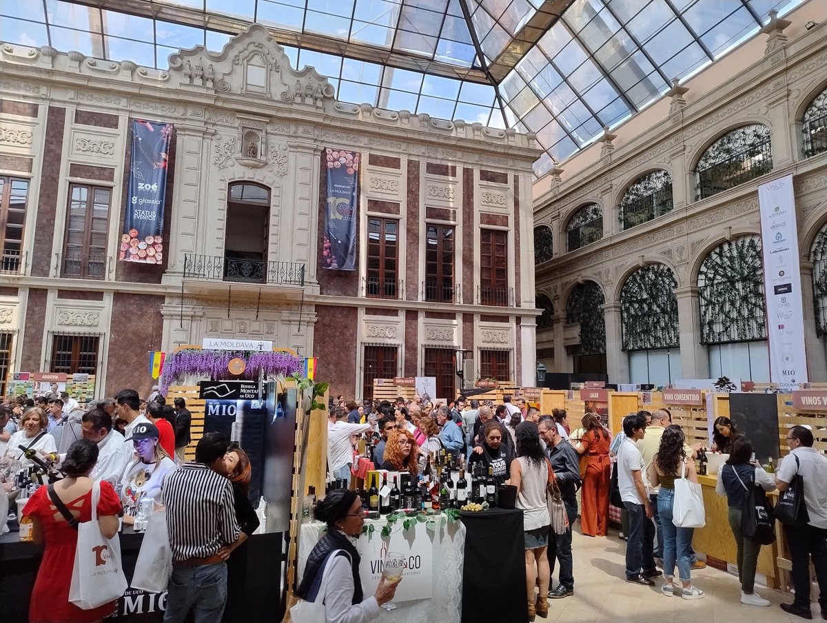 Embajada del Uruguay en México 🇺🇾🇲🇽 (@uruenmexico) on Twitter photo Visitamos VinosReforma en Cdmx que contó con vinos 🇺🇾 Bodega <a href="/montestoscanini/">leonardo montes</a>. Ntro Embajador pudo explorar la selección de vinos de calidad y sus rptes en 🇲🇽 Fernando Heguerte, Laura Chiapella y Alejandro compartieron su pasión🍷 #inavi #winesofuruguay #tannaturuguayo Visitamos VinosReforma en Cdmx que contó con vinos 🇺🇾 Bodega <a href="/montestoscanini/">leonardo montes</a>. Ntro Embajador pudo explorar la selección de vinos de calidad y sus rptes en 🇲🇽 Fernando Heguerte, Laura Chiapella y Alejandro compartieron su pasión🍷 #inavi #winesofuruguay #tannaturuguayo