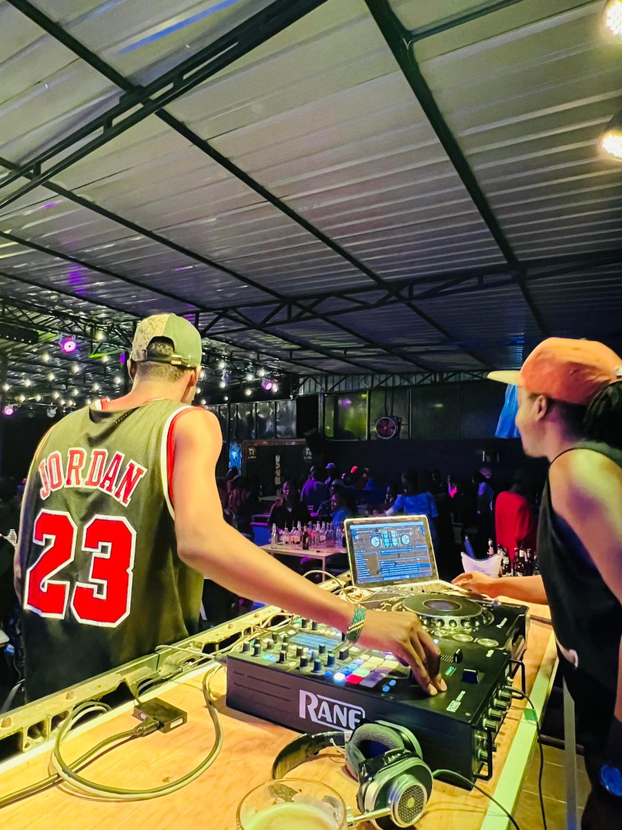DeejayHash256's tweet photo. #Whenyourush😎 https://t.co/FrZTA4FEXq