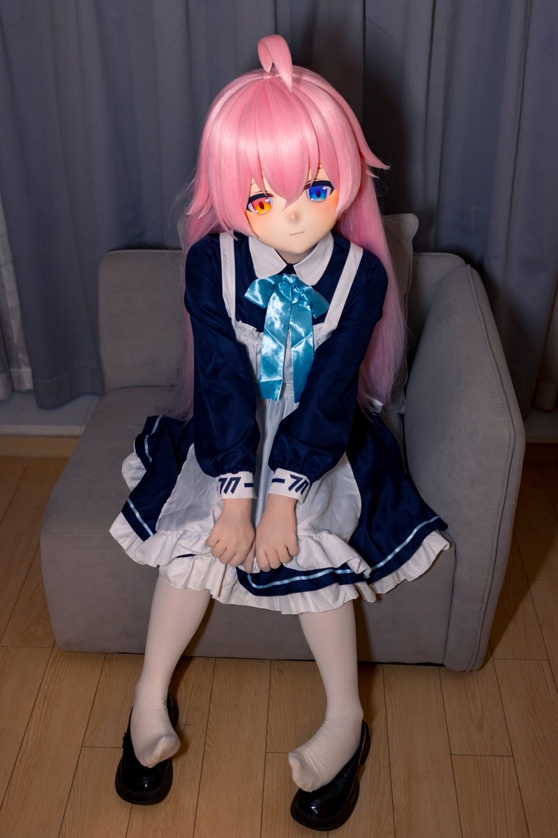 怎么这样看着人家 老师～
📷：<a href="/FengZhi_LQ/">风止灬群花落</a> 
#kigurumi #BlueArcive