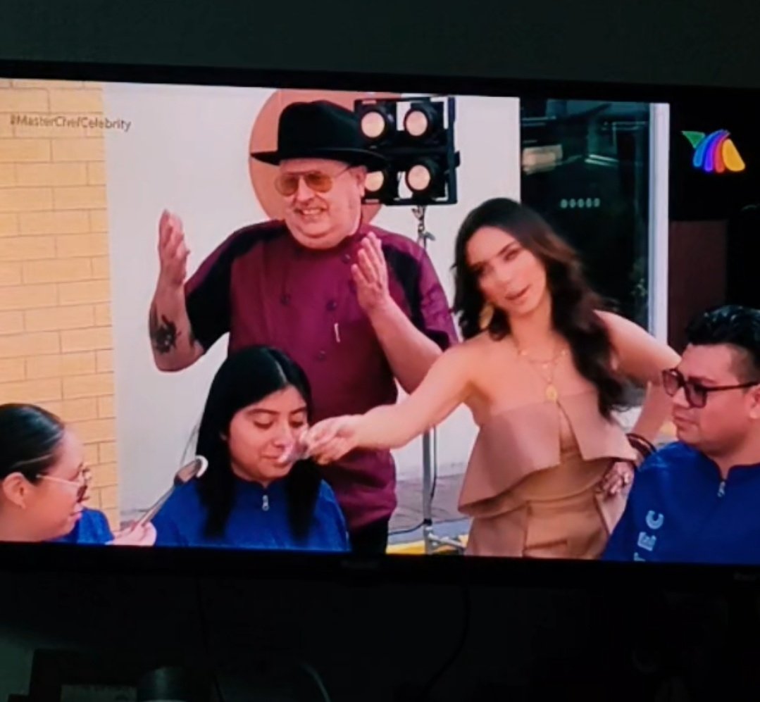 morningstarr707's tweet photo. Ya cállate el puto osico claudia, tú ni eres chef limitate a ser la conductora porque tampoco eres juez pinche criticona #MasterChefCelebrity https://t.co/vYmBuZuH7v