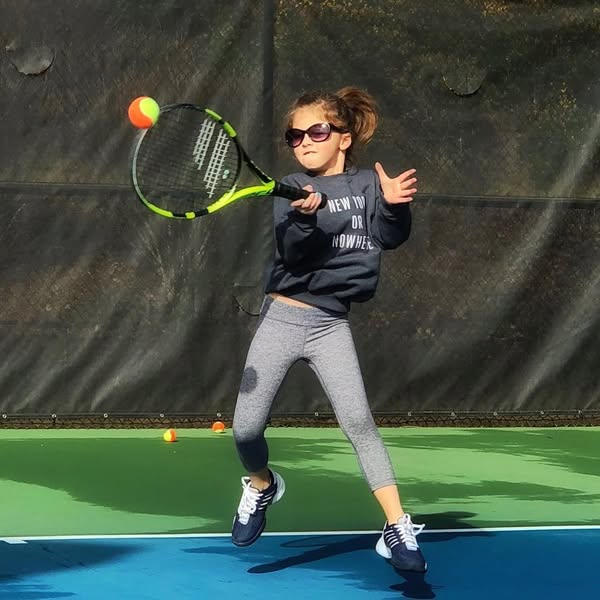 Neminambudiri's tweet photo. From practice to victory, every moment in court is a joy, Celebrating victory with dad and chasing sunset, tennis brings us together
#TennisFamily #Friends #LittleAthlete #FutureChampions #OutdoorFun #FatherDaughterGoals #WinningTogether #TennisLife #GameOn https://t.co/zNkyYj1I6o
