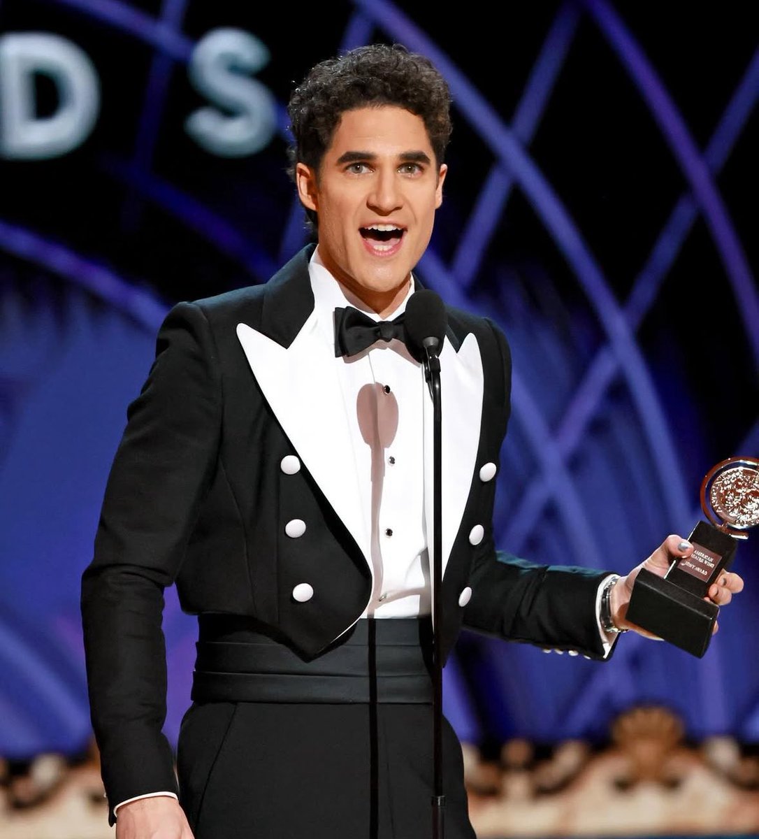 GillianBlum's tweet image. TWO HARRY POTTERS IN A ROW
#TonyAwards #TonyAwards2025