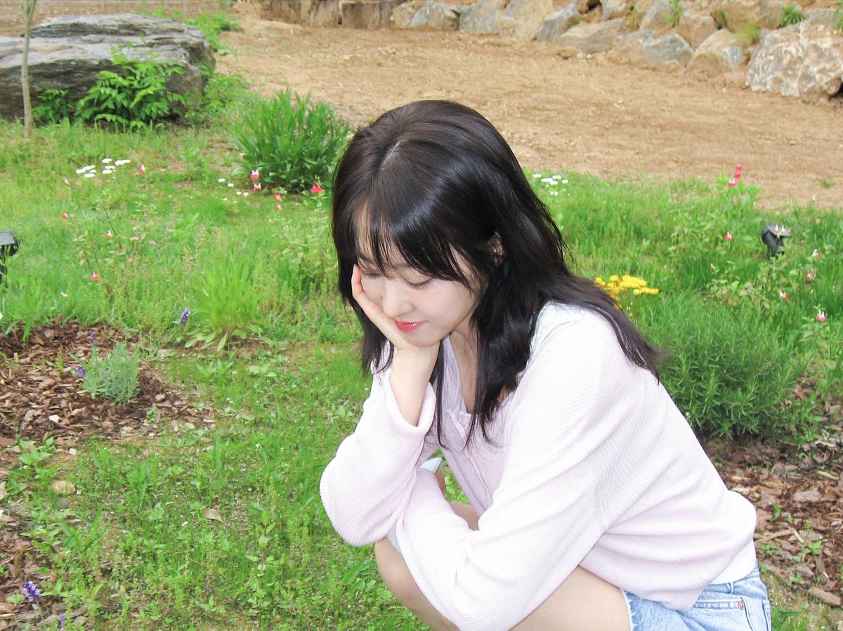 보영언니 너무 여자야 완전여자야 나지금무릎꿇엇어그냥…🧎‍♀️‍➡️