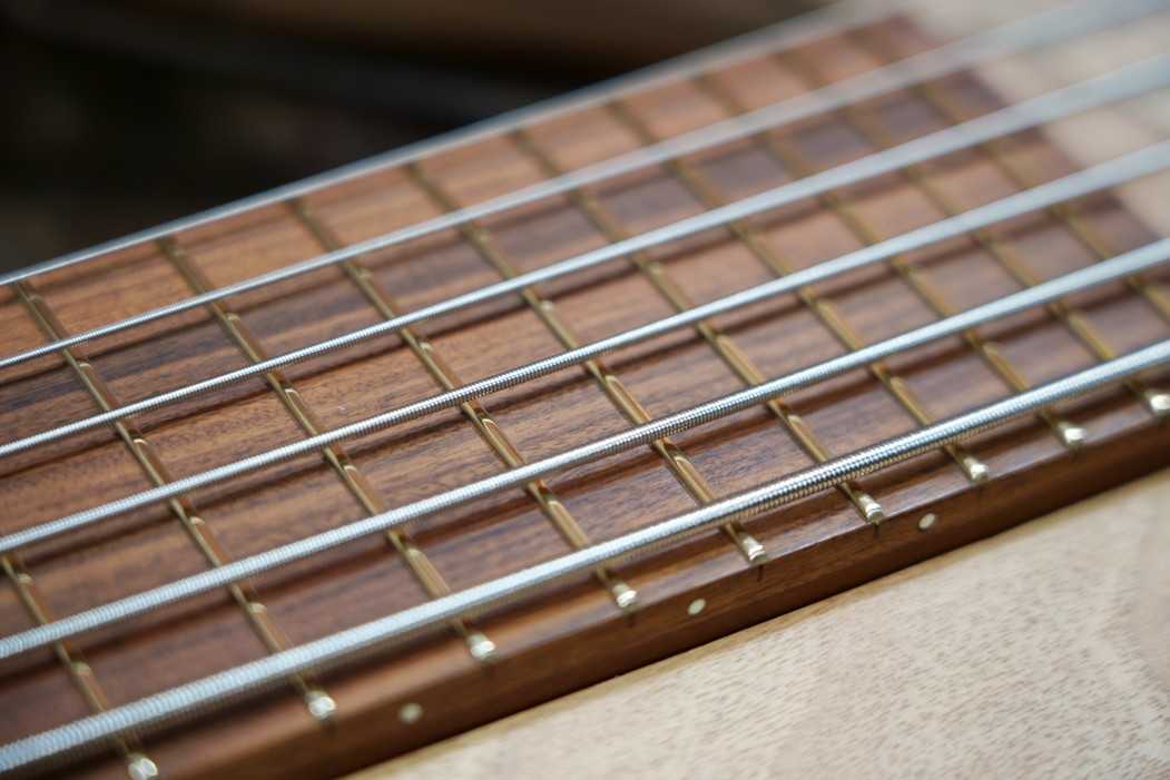 ties__store's tweet photo. 【お買い得情報】
Marusya Guitars SC6 Walnut
ちょっと打痕を見つけてお求めやすくしてみました。
ノードストランドPU&プリと地味ながらフル装備の6弦です!
https://t.co/oTWTxe8Esz
#tiesstore
#MarusyaGuitars
#handmadebass
#madeingeorgia
#sixstringbass https://t.co/5aLh8u4xXm