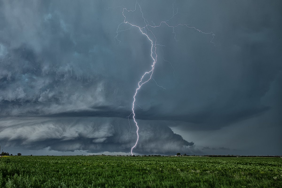 Tornado warned supercell northwest of Lakeview, Texas today! #txwx