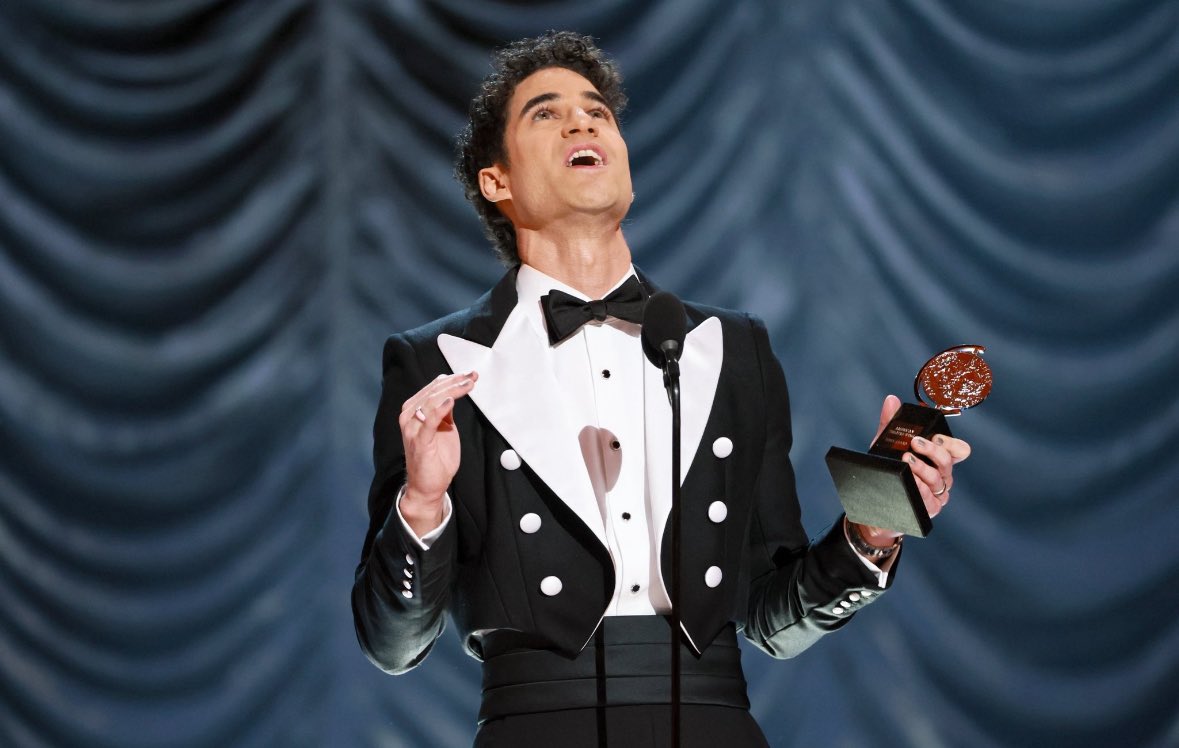 ujustgotcrissed's tweet photo. “following your heart is a zero-loss game.”

- darren criss, tony-winning actor. https://t.co/Bol01AHzUG