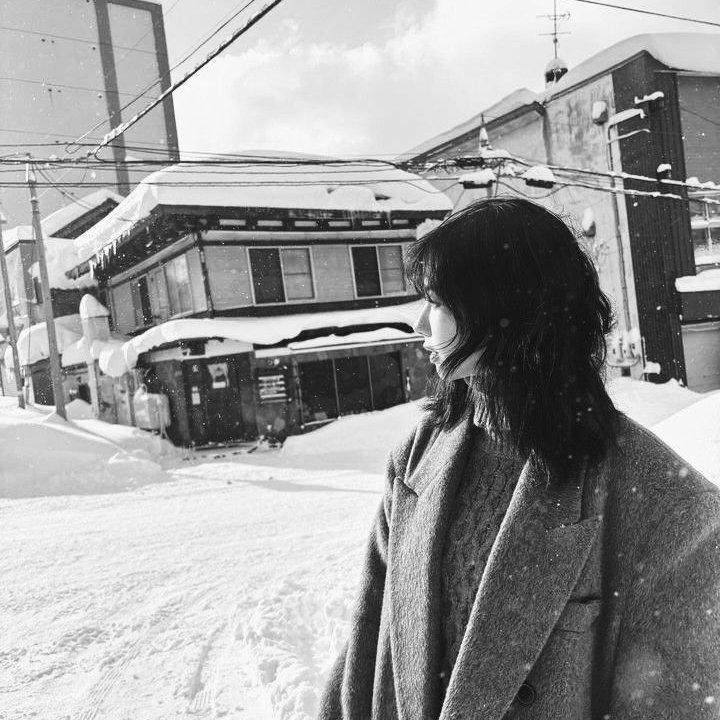 jihzyox's tweet photo. 𝘋𝘢𝘯 𝘥𝘪𝘣𝘢𝘭𝘪𝘬 𝘴𝘦𝘵𝘪𝘢𝘱 𝘩𝘶𝘳𝘶𝘧, 𝘢𝘥𝘢 𝘳𝘢𝘴𝘢 𝘺𝘢𝘯𝘨 𝘵𝘪𝘥𝘢𝘬 𝘱𝘦𝘳𝘯𝘢𝘩 𝘪𝘢 𝘶𝘤𝘢𝘱𝘬𝘢𝘯. 𝘛𝘢𝘱𝘪 𝘬𝘢𝘮𝘶 𝘢𝘬𝘢𝘯 𝘮𝘦𝘳𝘢𝘴𝘢𝘬𝘢𝘯𝘯𝘺𝘢, 𝘫𝘪𝘬𝘢 𝘬𝘢𝘮𝘶 𝘮𝘦𝘮𝘣𝘢𝘤𝘢 𝘥𝘦𝘯𝘨𝘢𝘯 𝘩𝘢𝘵𝘪 𝘺𝘢𝘯𝘨 𝘵𝘦𝘯𝘢𝘯𝘨 https://t.co/VihpiBSRY5