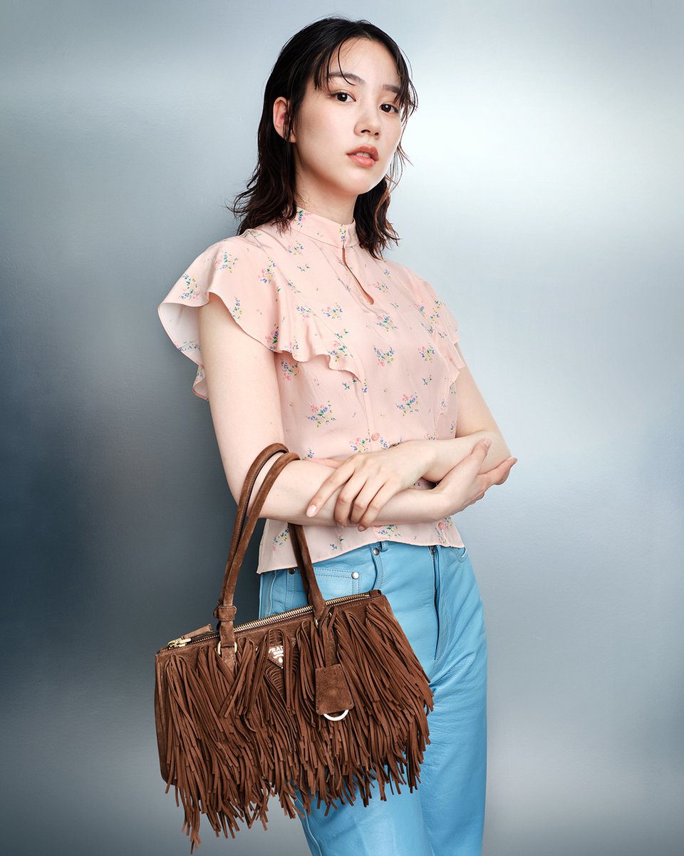 prada_japan's tweet image. 「#PradaMode 大阪」は、SANAA設計によるうめきた公園のパビリオンにクリエイティブな才能と文化的なアイコンたちを集結させ、犬島での妹島和世の取り組みを巡る展覧会を開催します。

招待制イベントを訪れた、のんさん、森山未來さん。

#Prada 
#NON #MiraiMoriyama