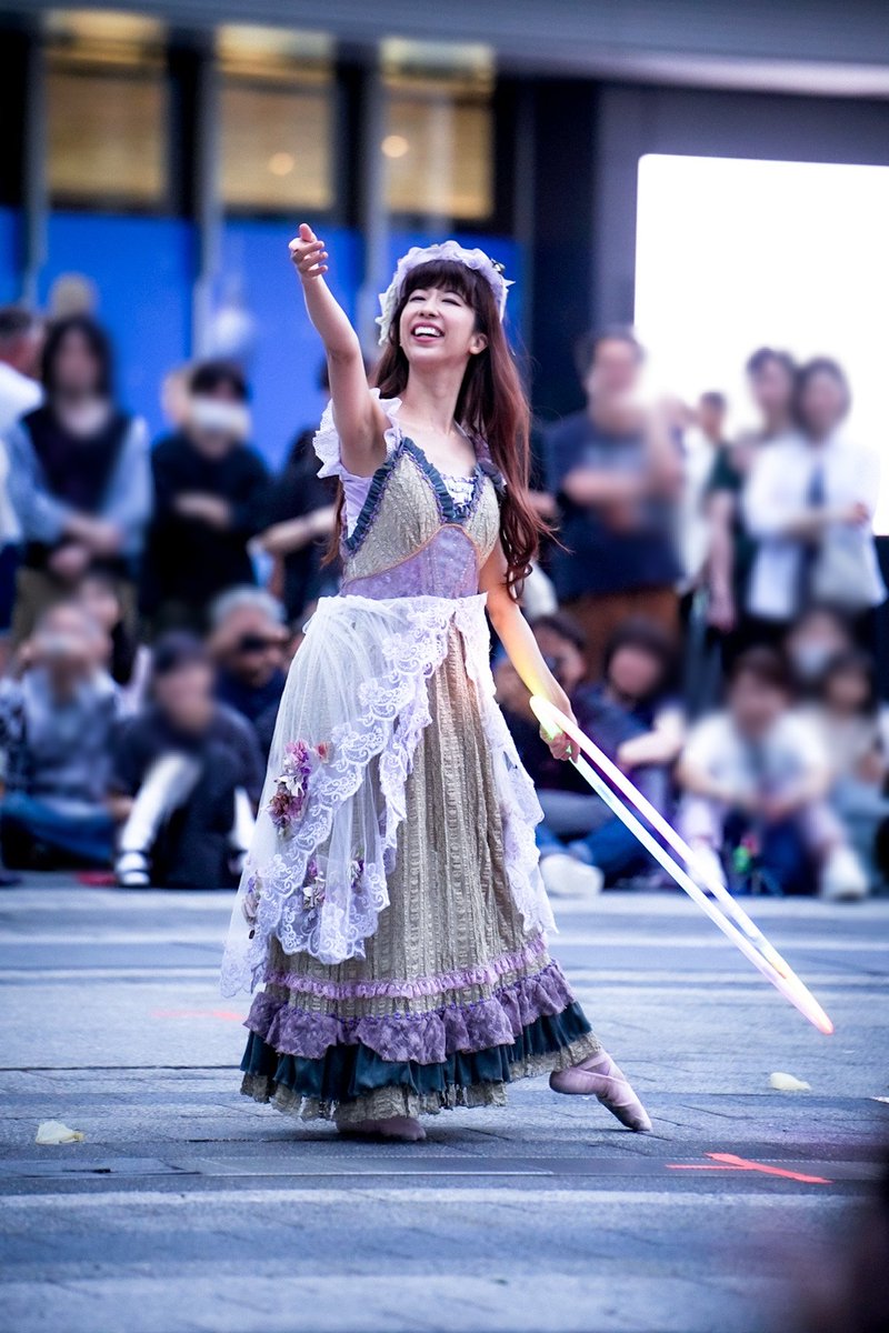 jy_skyadd's tweet photo. 6/8 #ソラマチ大道芸
#ソラマチ大道芸フェスティバル
KANA∞ さん
その５

グランドフィナーレ
LEDパフォーマンス
(雰囲気のみ。😭🙏💦)

#KANA_hoop
#KanaHoop #PerformerKANA https://t.co/sVA3x4BxdU