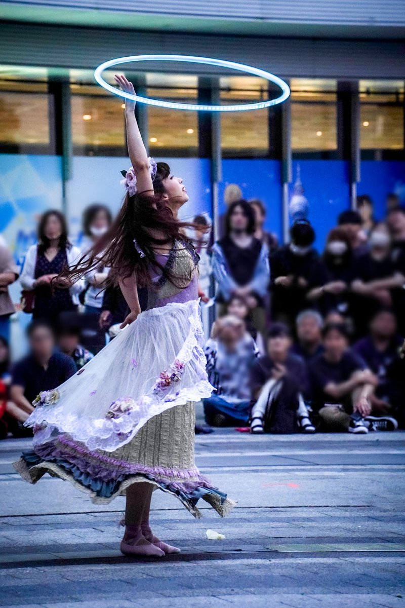jy_skyadd's tweet photo. 6/8 #ソラマチ大道芸
#ソラマチ大道芸フェスティバル
KANA∞ さん
その５

グランドフィナーレ
LEDパフォーマンス
(雰囲気のみ。😭🙏💦)

#KANA_hoop
#KanaHoop #PerformerKANA https://t.co/sVA3x4BxdU