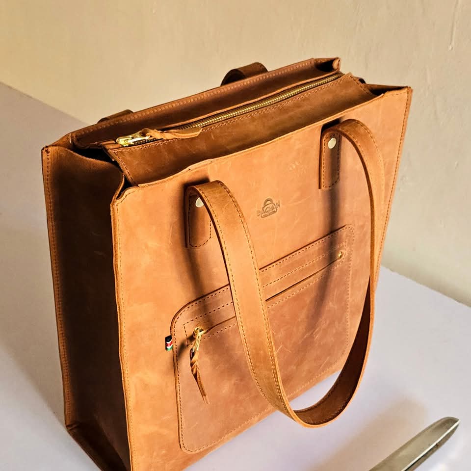 AndBagman's tweet photo. A set of bags that can take you from Monday to Sunday. 
To order 0703739365.
.
.
.
 #totebag #crossbodybag #leather #workbag  #weekendgetaway  @followers @bagmantentsandleather https://t.co/OAJXellyDZ