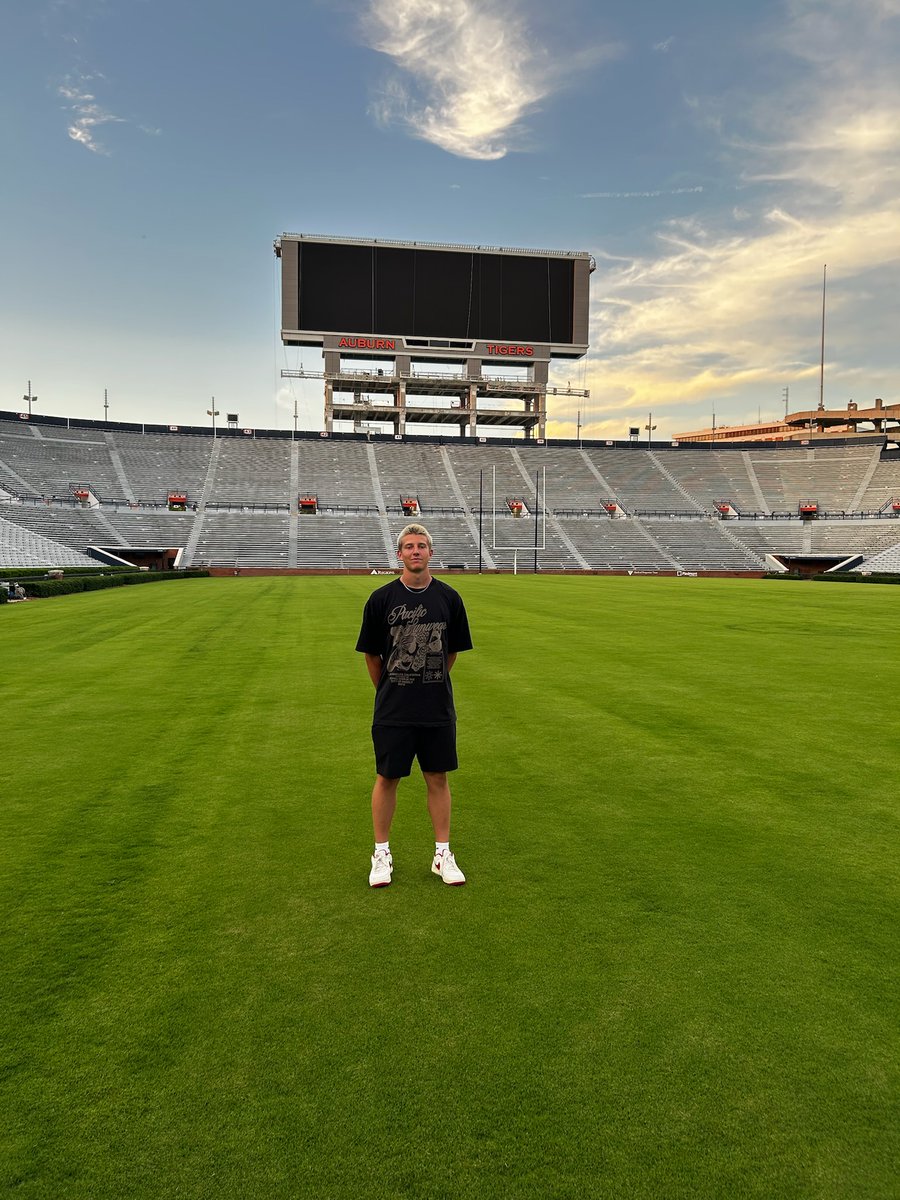 ChristianTHans2's tweet image. Thank you @B_Aigamaua & @CoachHughFreeze for the great camp and hosting for my brother @BentleyHanshaw and I. Coaching and facilities at @AuburnFootball was amazing! @Andy_Pham1 @PrepRedzoneUT @KyleMorgan_XOS @247recruiting @cavemanfootball @BlairAngulo @BrandonHuffman @MooseB90