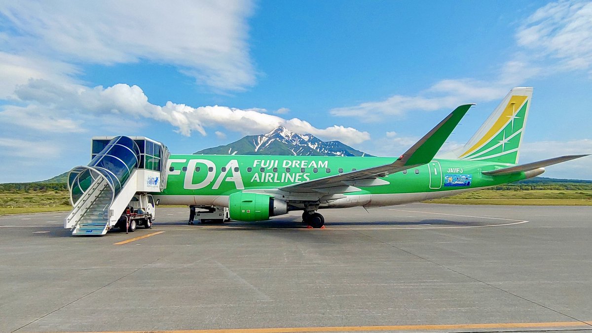 こんにちは、FDAです👋 写真は昨日のチャーター便で #JA11FJ グリーン