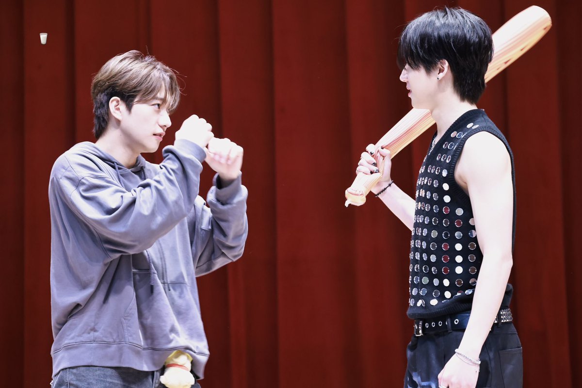 yxxriiii_'s tweet photo. 250608 DMM
🥊

#저스트비  #JUSTB
#시우 #추시우 #SIWOO
#건우 #GEONU #5세즈 https://t.co/JSKg1IzZt1
