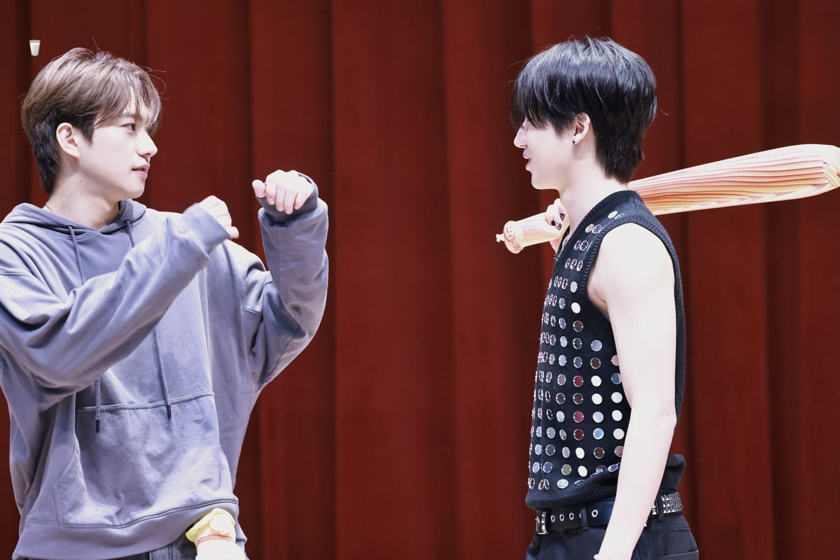 yxxriiii_'s tweet photo. 250608 DMM
🥊

#저스트비  #JUSTB
#시우 #추시우 #SIWOO
#건우 #GEONU #5세즈 https://t.co/JSKg1IzZt1