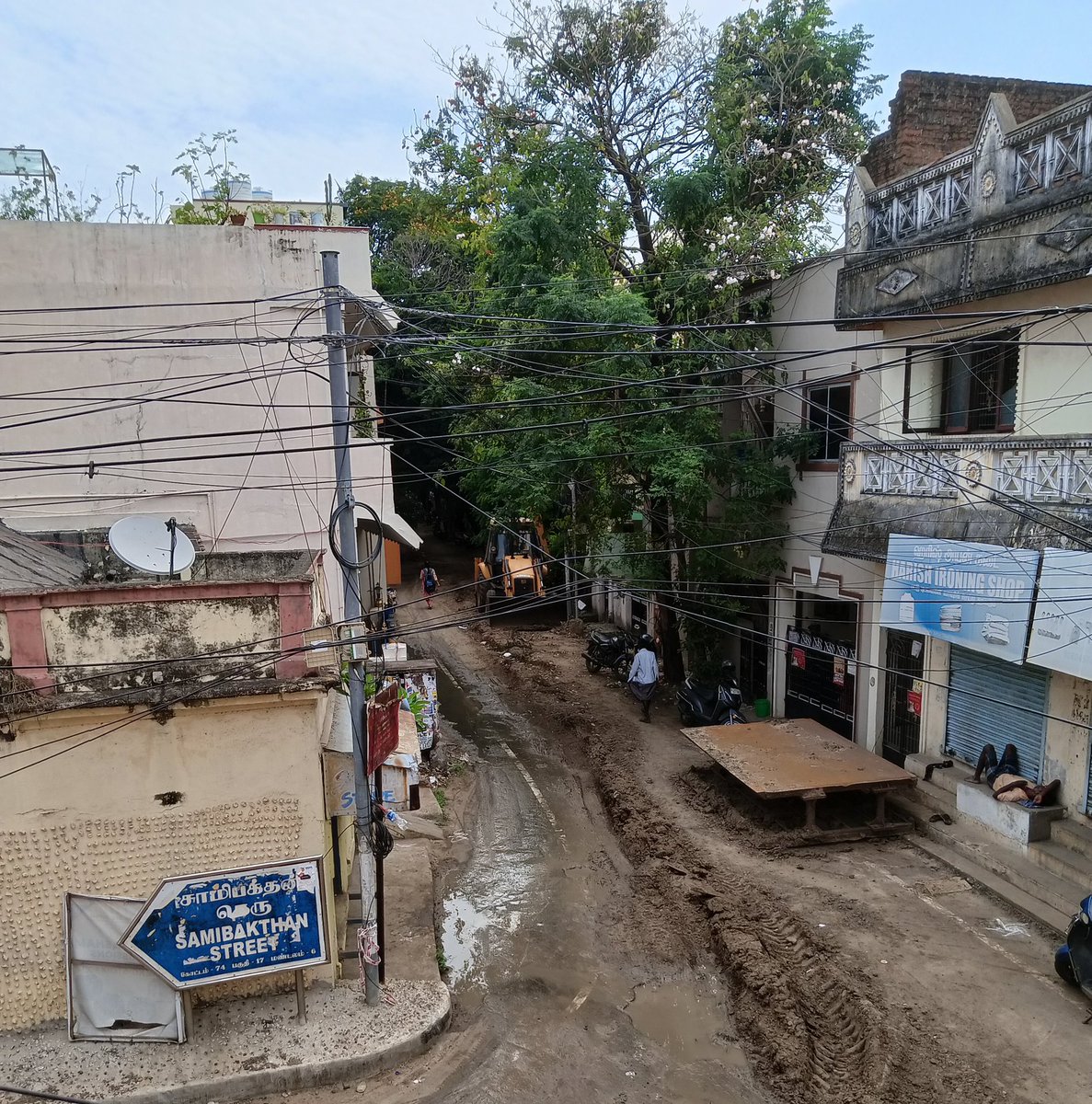 TRBoopalakrish1's tweet photo. @CHN_Metro_Water Sewage is overflowing at Samibathan Street,  Ramalingapuram, Nammalwarpet, Chennai 600012. after recent drainage pipe laying work. Please arrange to rectify.  Zone 6. Dvn.75 https://t.co/fT2YZaMgsW