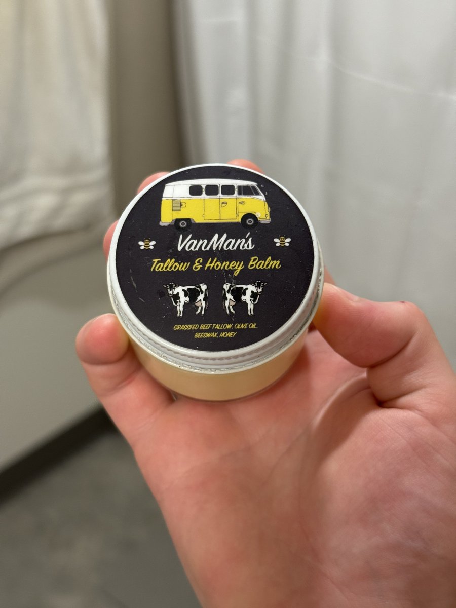 A LOT of people have asked me how I get my yeengina so smooth, so

Here’s my shaving regimen!

I use a steel safety razor with German blades &amp; a fragrance-free, gentle shave gel &amp; cleanser made specifically for pubic skin.

And I moisturize afterward with my favorite tallow balm!