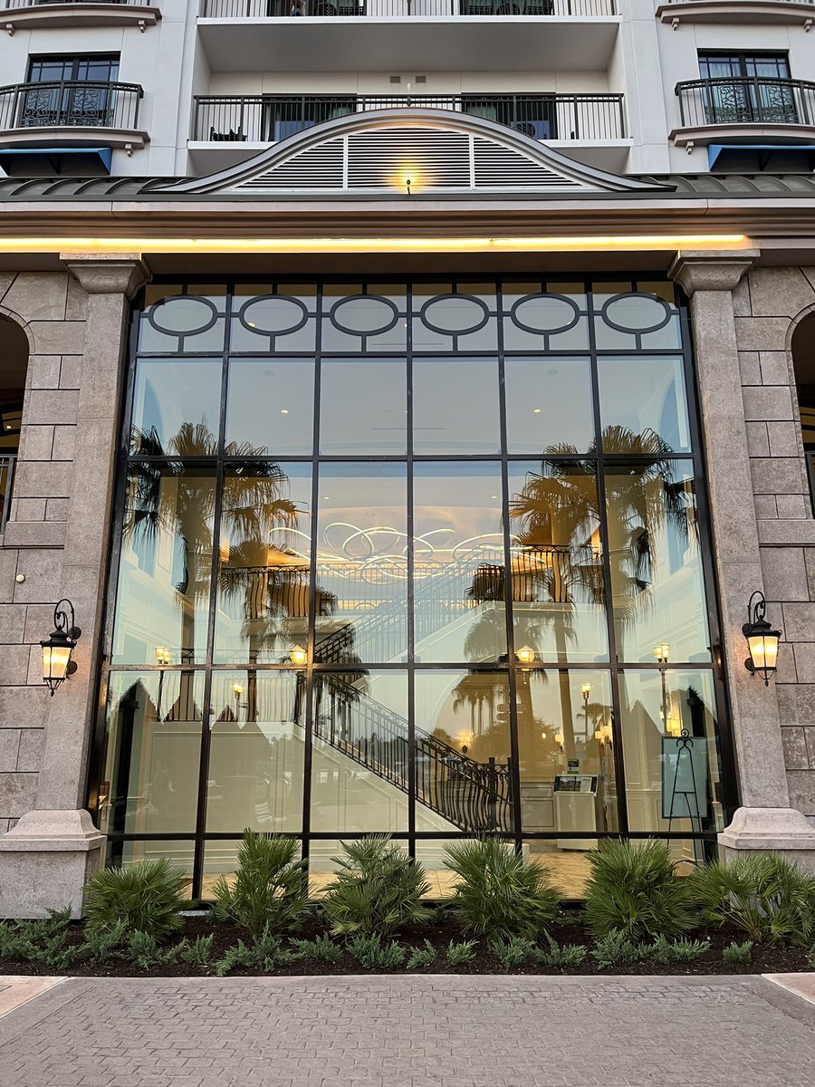 adam_ap_wdw's tweet image. Fun night at Disney resorts