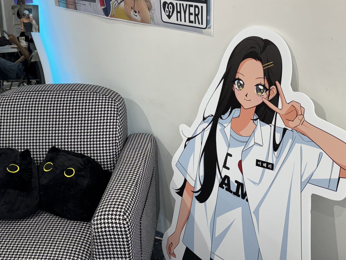 아람이 대신 우리들의 초미녀 혜리님 생일 파티 다녀옴🪽🎂
시험은 폭망 햇습니다 
입부 실패 😅

#혜리선배랑_같이_놀쟈