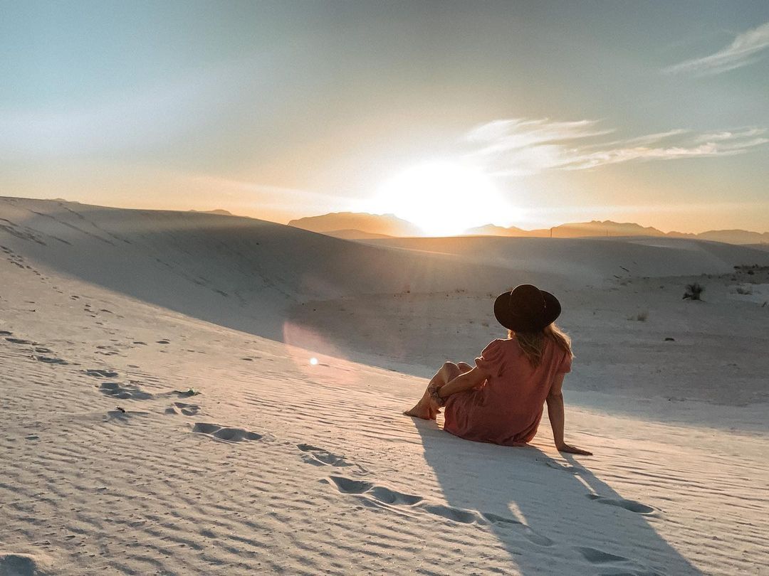 The whitest, pure sands. A sunset unlike any other. Endless dunes topped with singles, couples, families, all escaping the world and soaking up the richness of place, life's outcasts: deserted by affection, deprived of physical or lingual contact and finally reduced to silence.