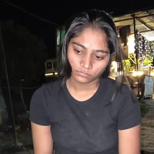 मुझे पहले से ही यही मामला लग रहा था पर बोलना सही नहीं समझा आज कल ना जाने लोगो को क्या हो गया है 

अरे नहीं करनी थी शादी ही ना करती क्यों शादी जैसे पवित्र रिश्ते को बदनाम किया सोनम 

राजा की क्या गलती थी अभी तो चंद दिन ही हुए थे 💔

#rajaraghuvanshi
 #SonamRaghuvanshi