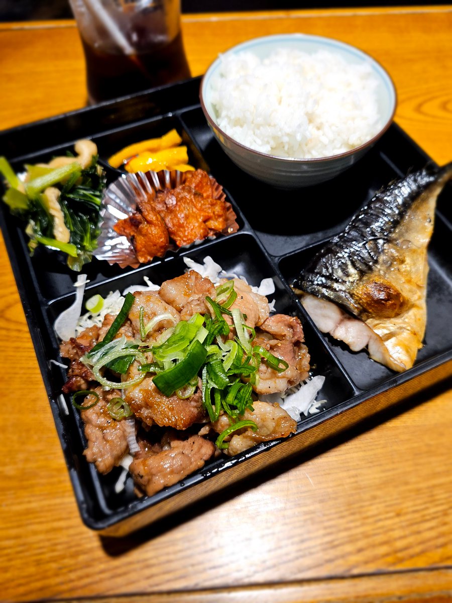 米すすみすぎるやん😍
サバ脂のっててめちゃくちゃ美味しい❤
これで900円とか最高👍