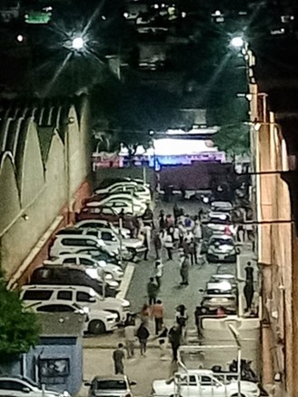 NotMax_Oficial's tweet photo. 🚨 Ataque a balazos deja un muerto en #Iztapalapa
Dos hombres fueron agredidos con arma de fuego en la colonia Presidente de México.
Uno murió en el lugar; el otro huyó por sus medios.
No hay detenidos.
#CDMX #NotMax https://t.co/7xUNin7eKN