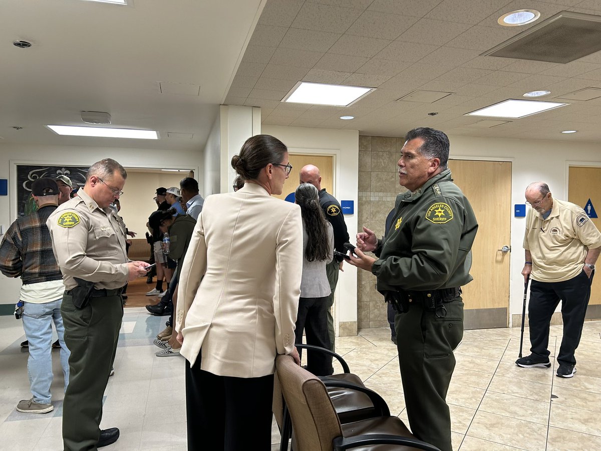 LACoSheriff's tweet image. Over the past 48 hrs, I responded to Compton, Paramount & Lancaster, where one of our deputies was shot. I couldn’t be more proud of the amazing work that our @LASDHQ Deputies have been doing under these challenging circumstances.